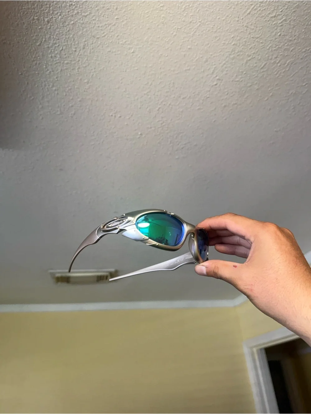 Silver Frame Green Mirror Lens Sunglasses Oakley